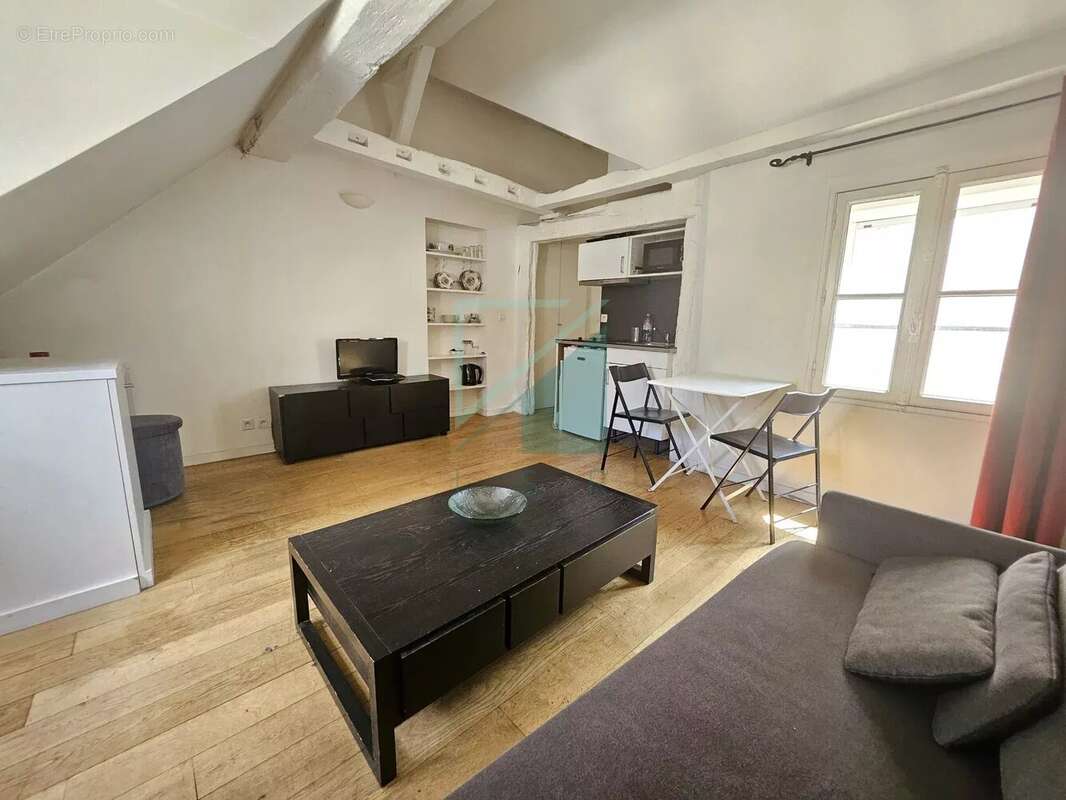 Appartement à PARIS-2E