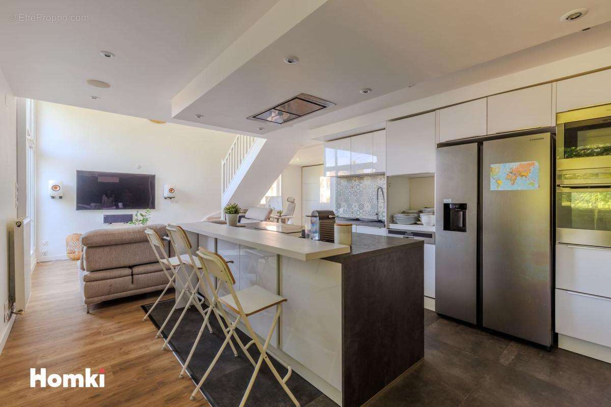 COUP DE CŒUR GARANTI — Duplex T5 atypique 104 m²  Terrasse  Vue Parc  Saint-Priest, Rue Claude Berri - photo 4