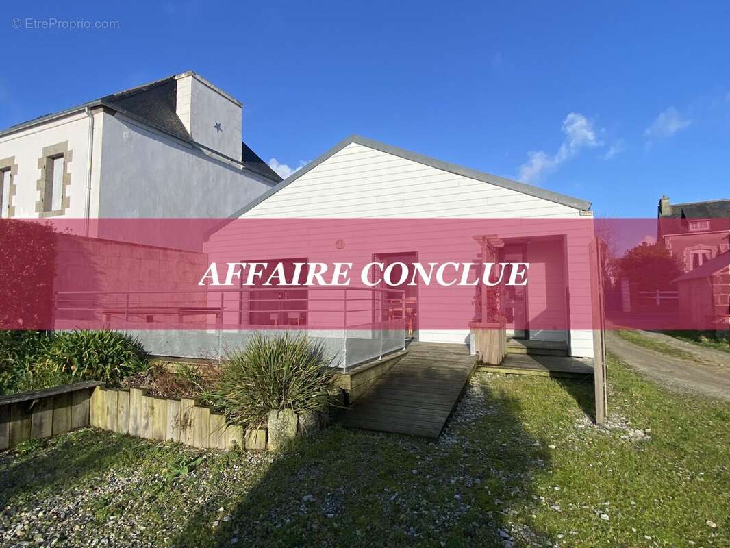 Maison à LAMPAUL-PLOUARZEL