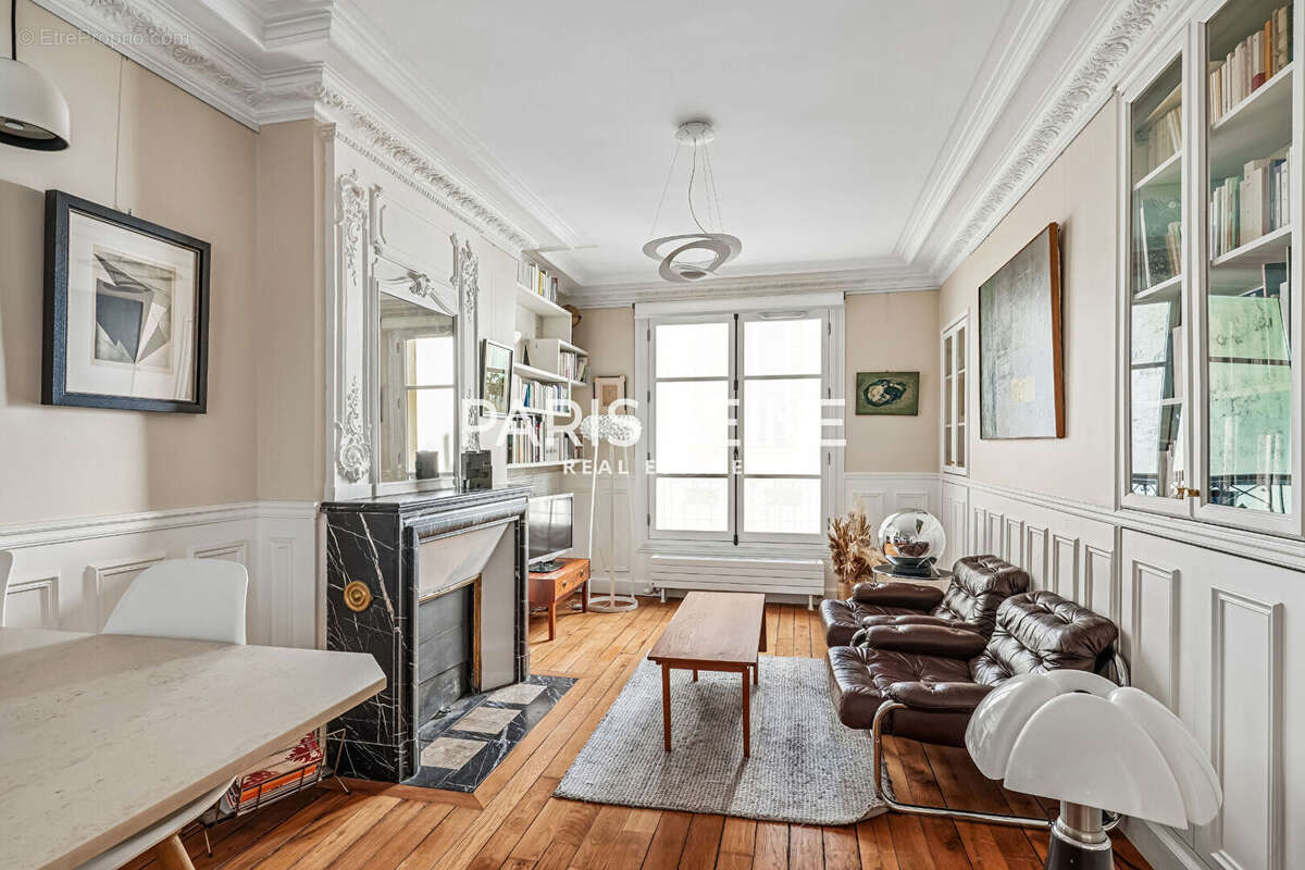 Appartement à PARIS-7E
