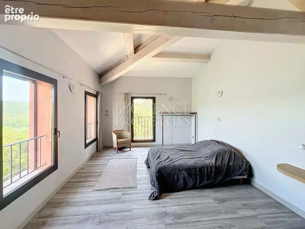 Propriété de plus de 300 m² avec vue panoramique et 1,3 hectare - photo 12