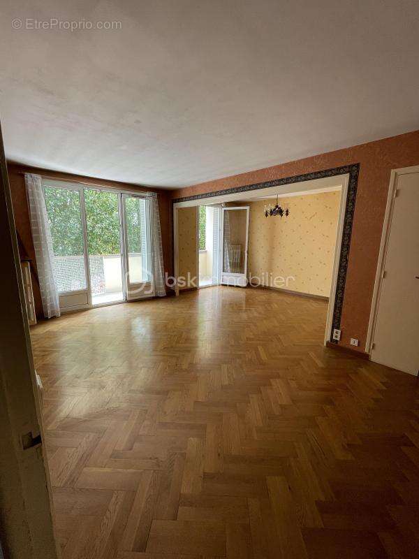 Appartement lumineux avec ascenseur et balcon, exposition Sud - photo 3