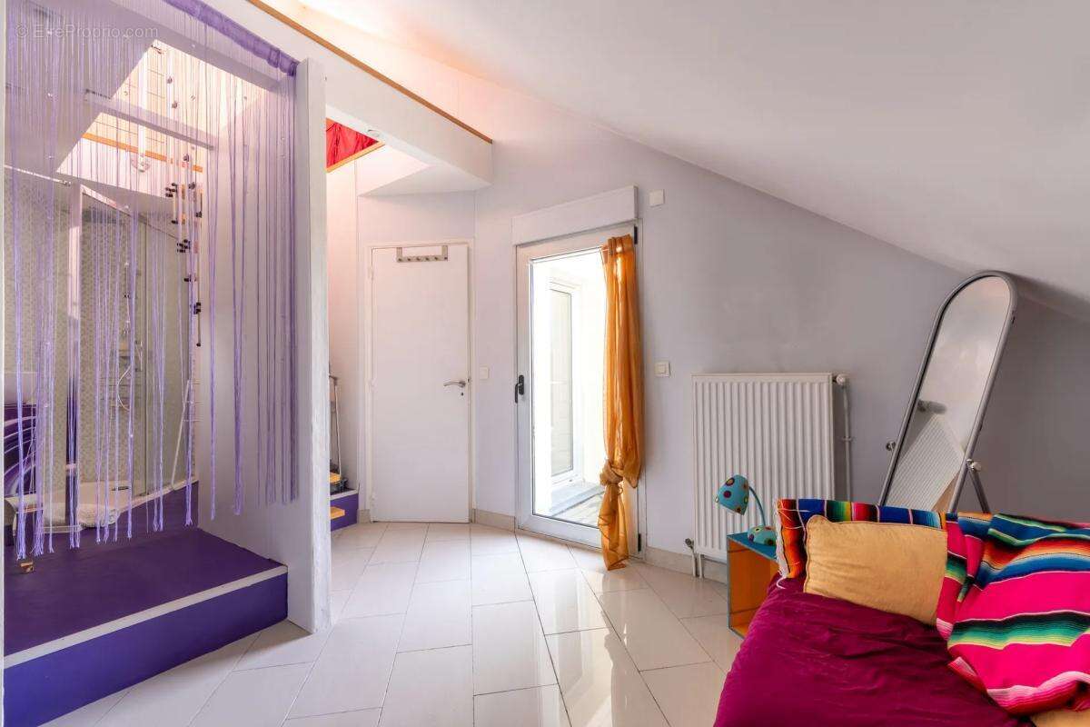 Maison à SAINT-MAURICE-MONTCOURONNE