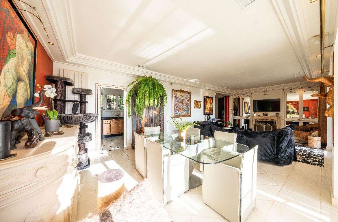 Maison à MOUGINS