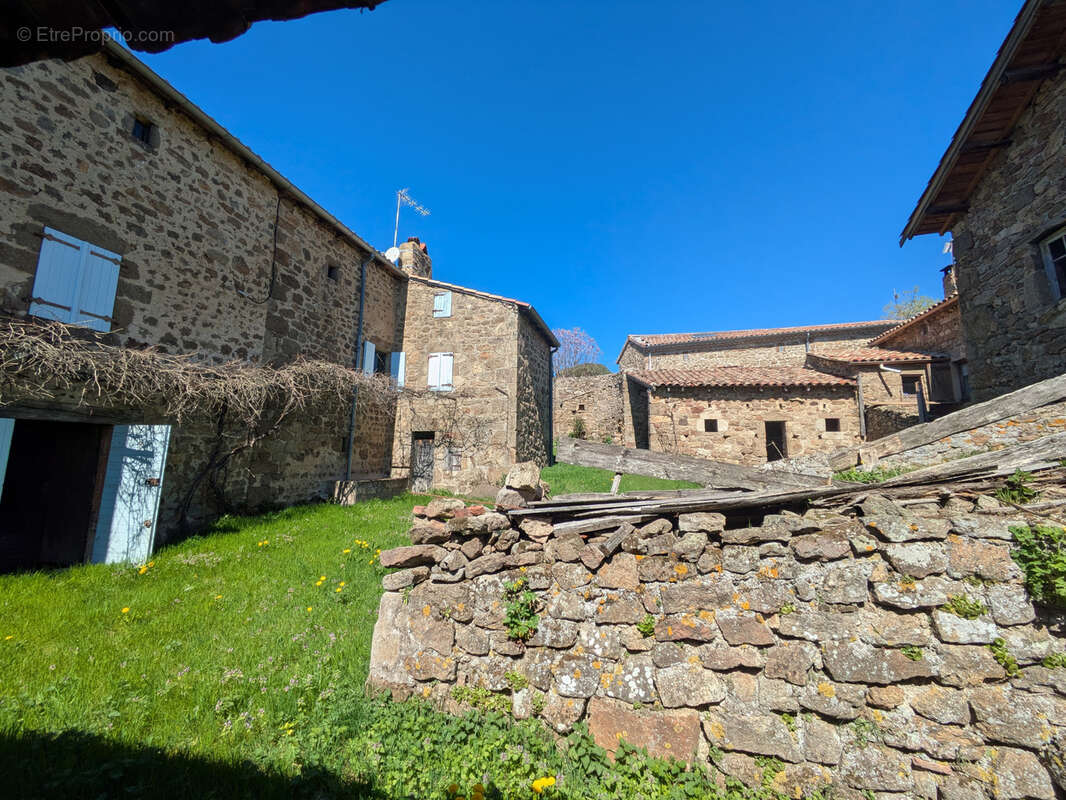 Belle ferme ardechoise avec dependances - photo 2