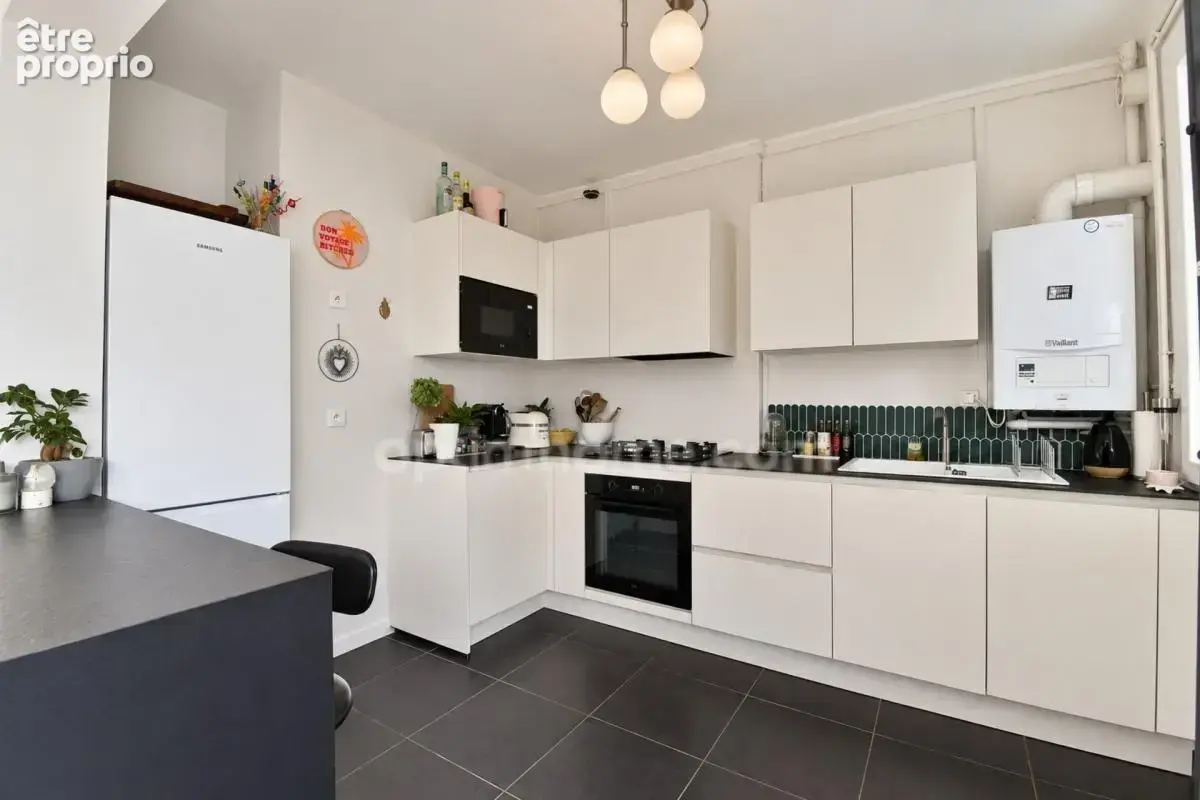 T2 rénové 58 m², petite copro, terrasse au calme & garage privatif - MARCQ EN BAROEUL - photo 4
