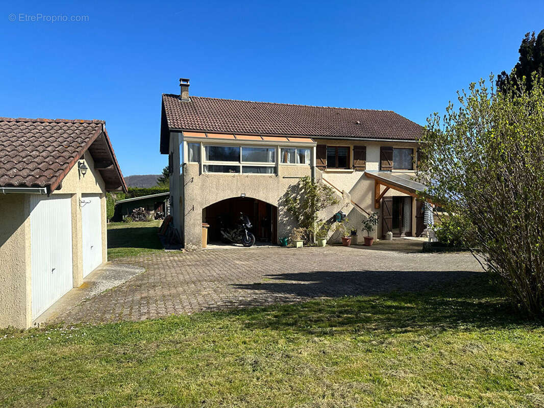 Maison à SEREZIN-DE-LA-TOUR
