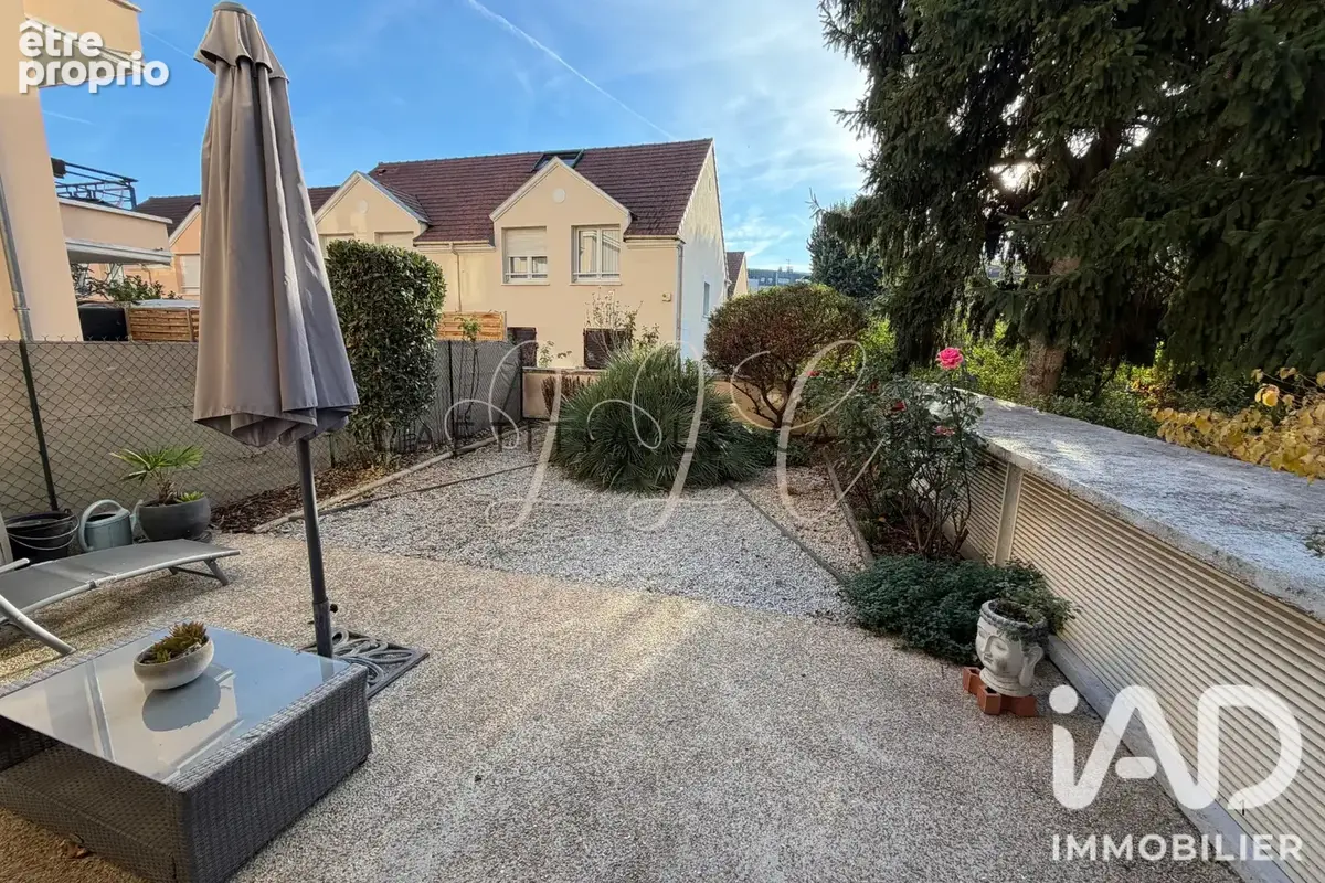 Photo 1 - Appartement à SAINT-GRATIEN