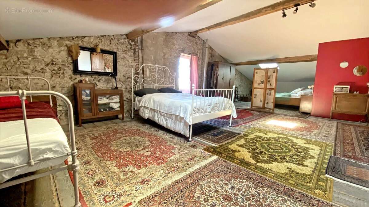 Maison à MONCLAR