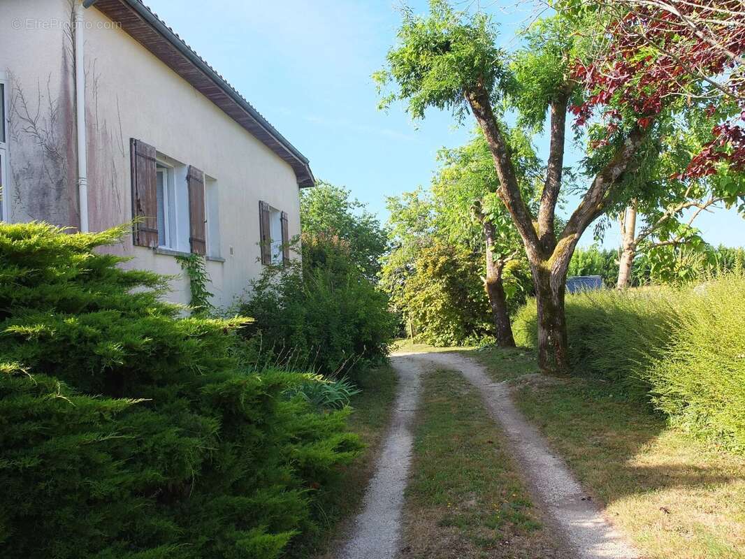 Maison à MONFLANQUIN