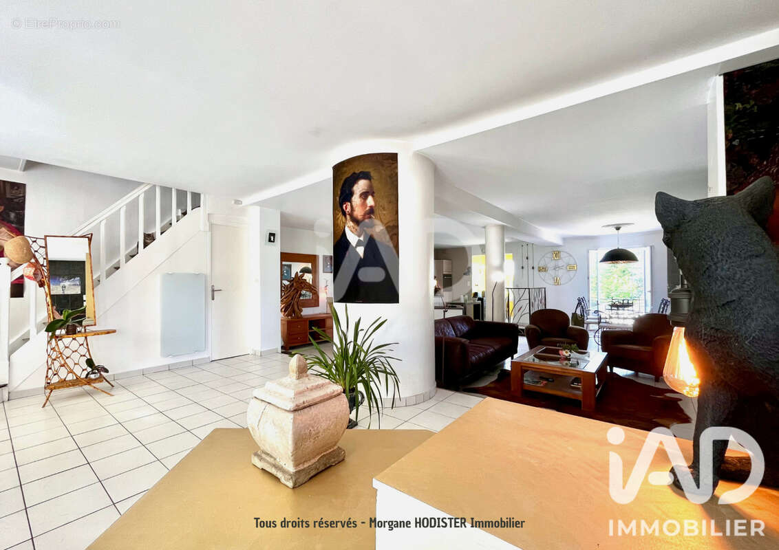 Maison 211 m² à Dom-Le-Mesnil  - photo 3