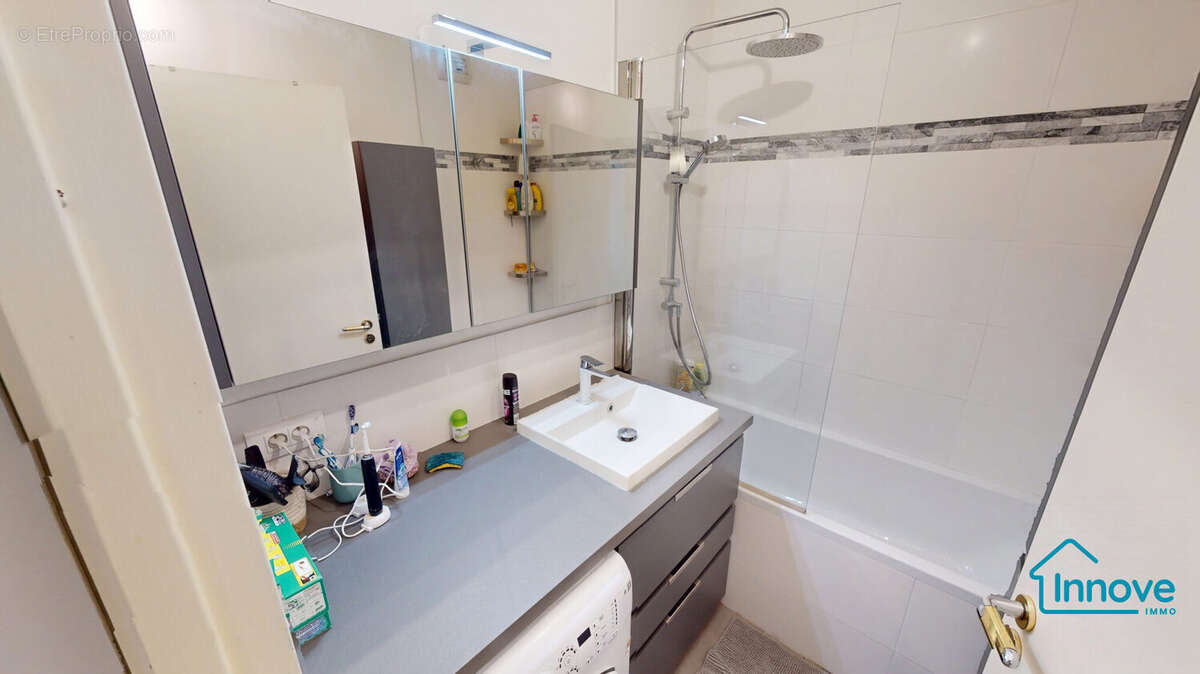 Appartement à PARIS-14E