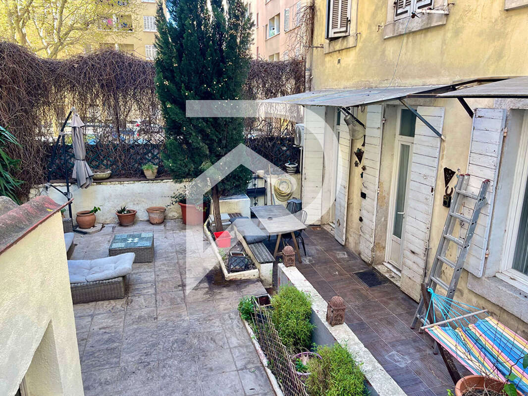 Appartement à MARSEILLE-4E