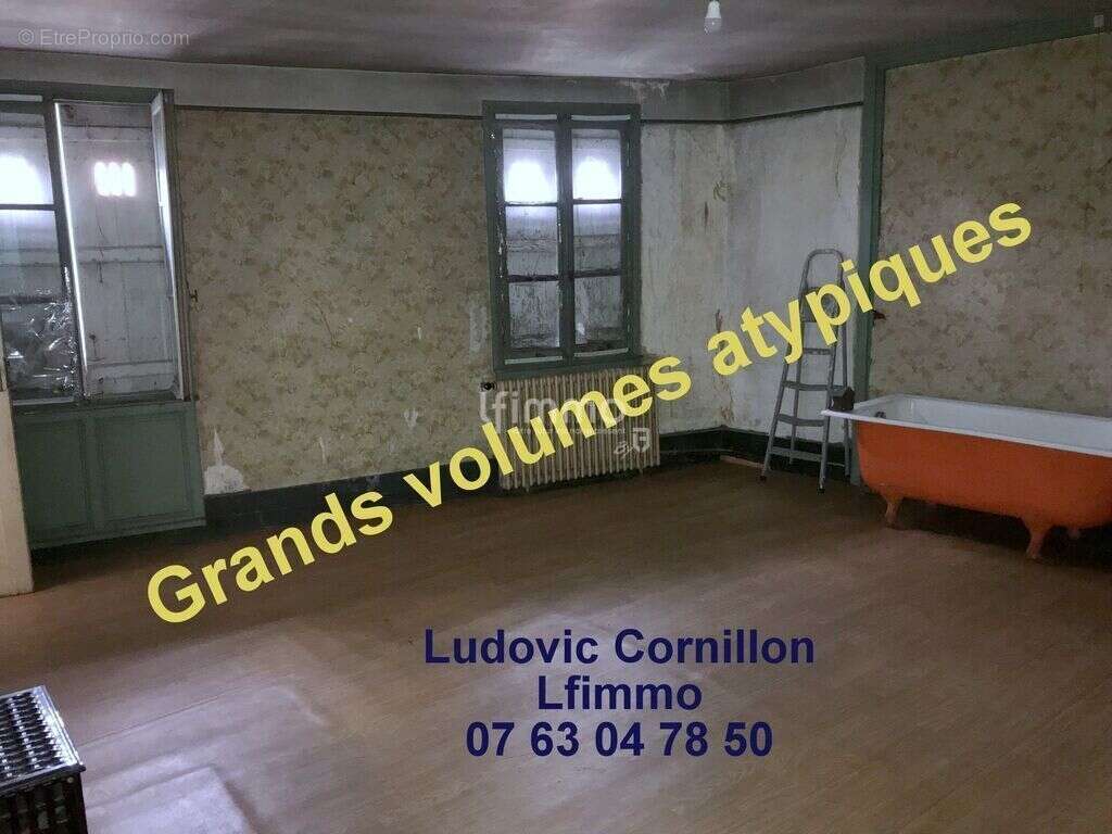 Maison à PIERRE-BUFFIERE