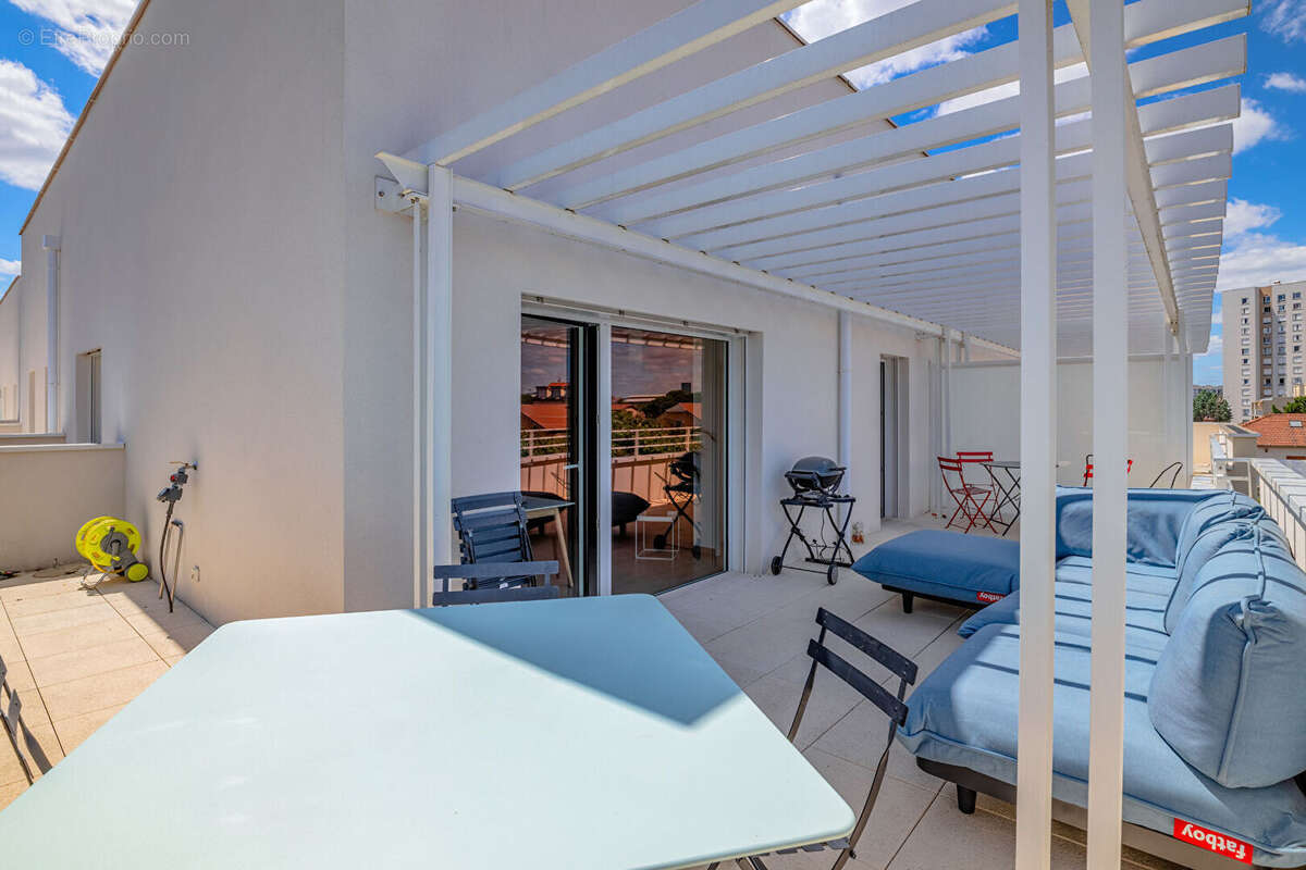 Appartement à LYON-8E