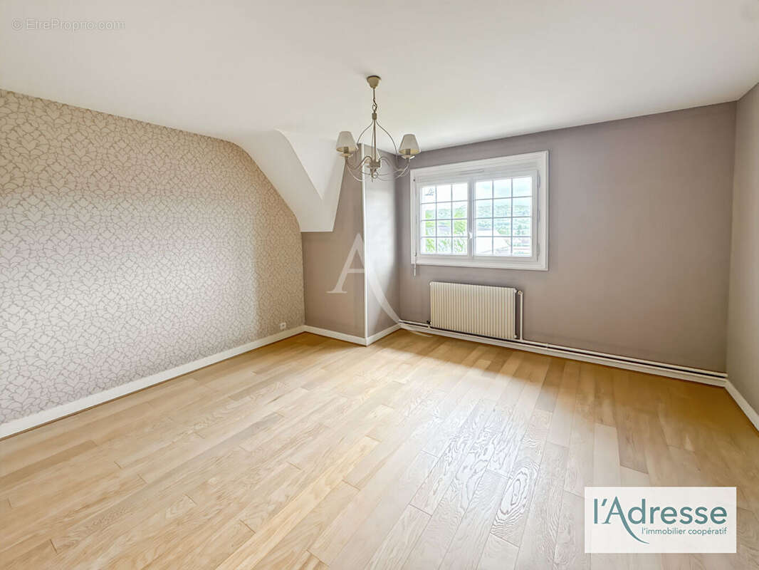 Maison à FLEURY-SUR-ANDELLE