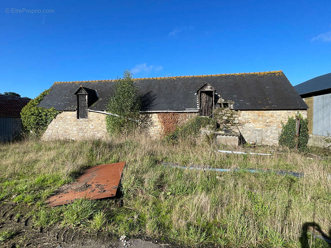 Maison à SAINT-EVARZEC