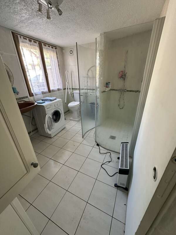 Maison à SAINT-MARTIN-LA-SAUVETE