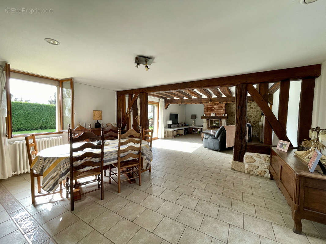 Maison à ARNIERES-SUR-ITON