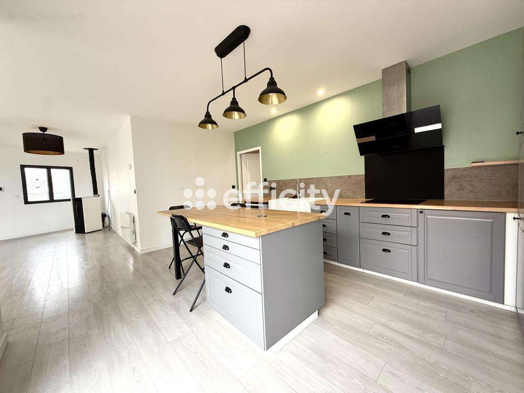 Maison à SAINT-LYE-LA-FORET