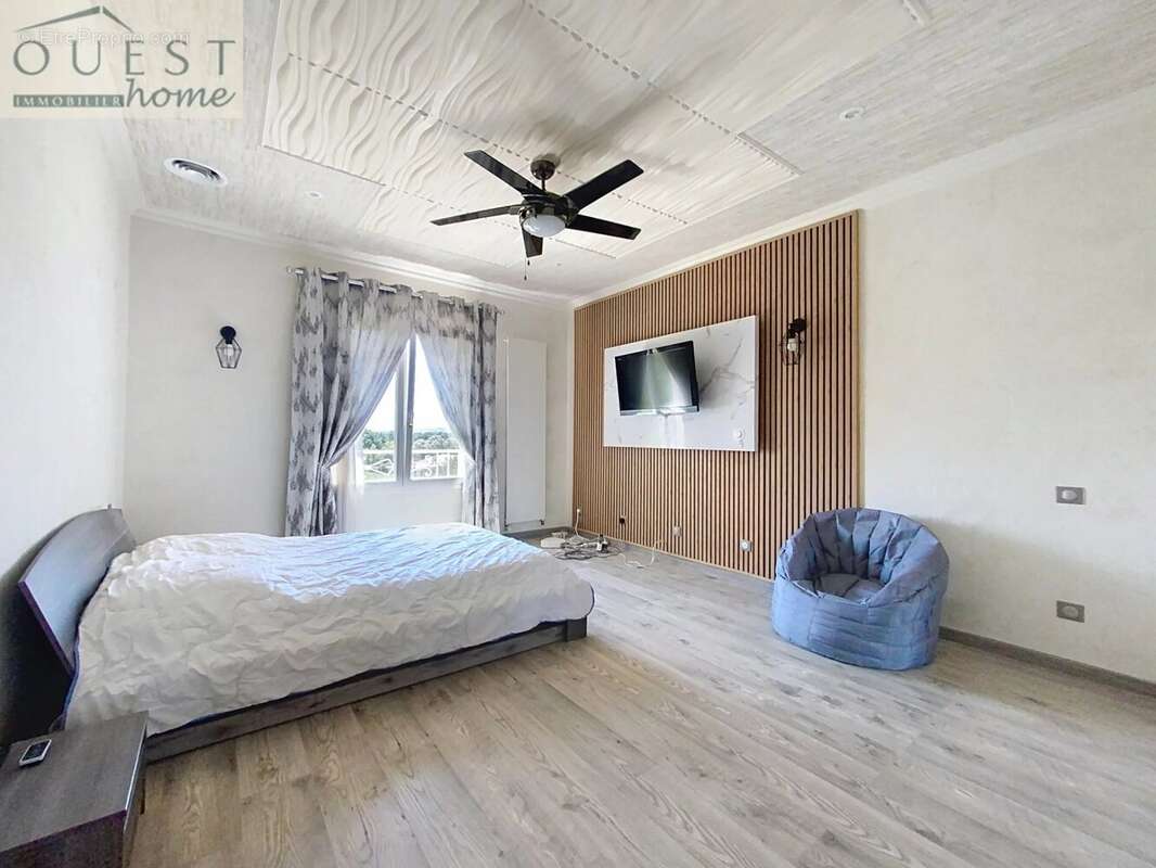 Propriété familiale de 5 chambres, 314m2 avec vue sur les mo - photo 12