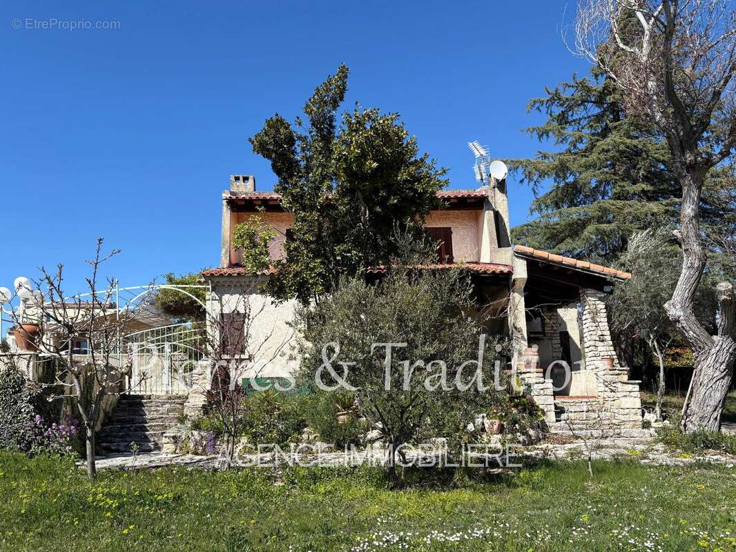 Exclusivité ! Maison avec terrain attenant et piscine dans quartier calme de Reillanne - photo 14