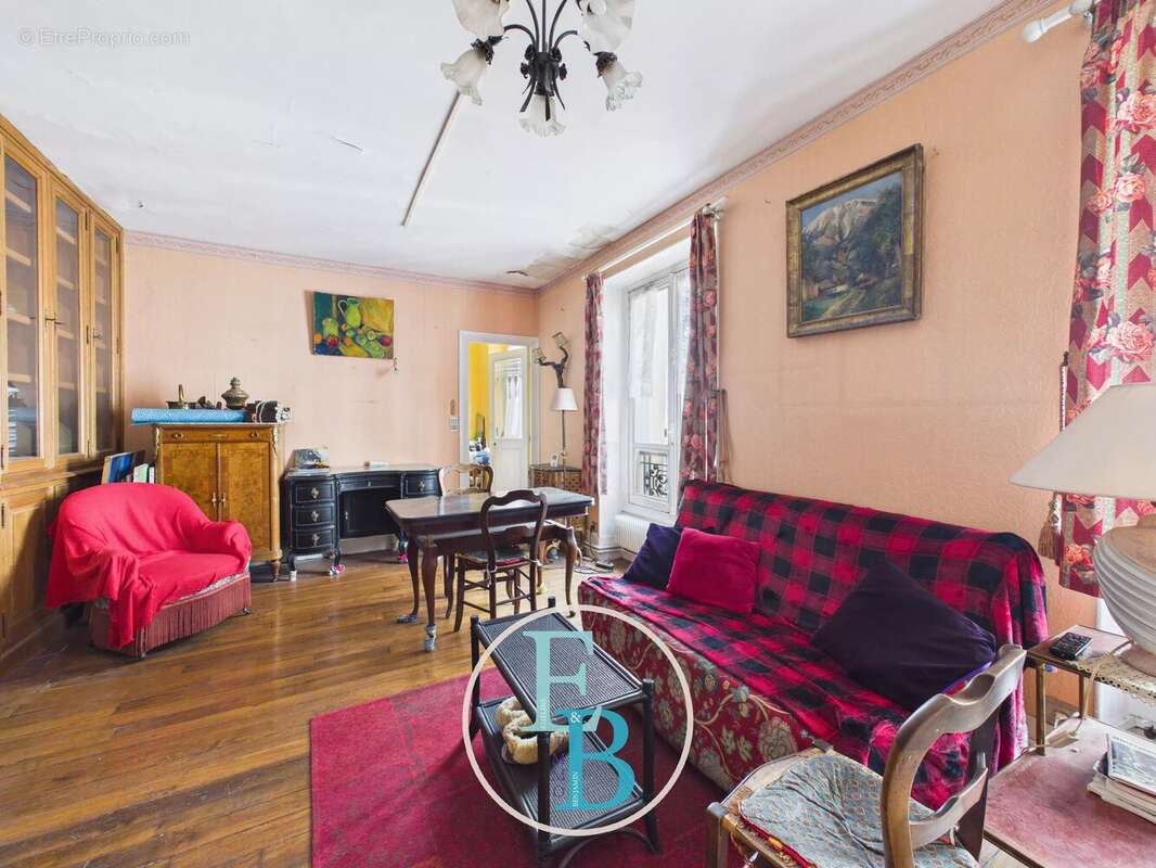 Appartement à PARIS-11E