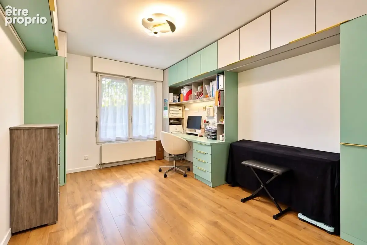LYON 6e – BELLECOMBE – Appartement familial 132 m² – 4 chambres – 2 balcons – garage - photo 6