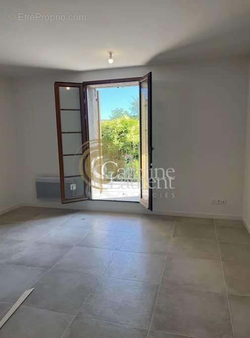 Appartement à ROGNES