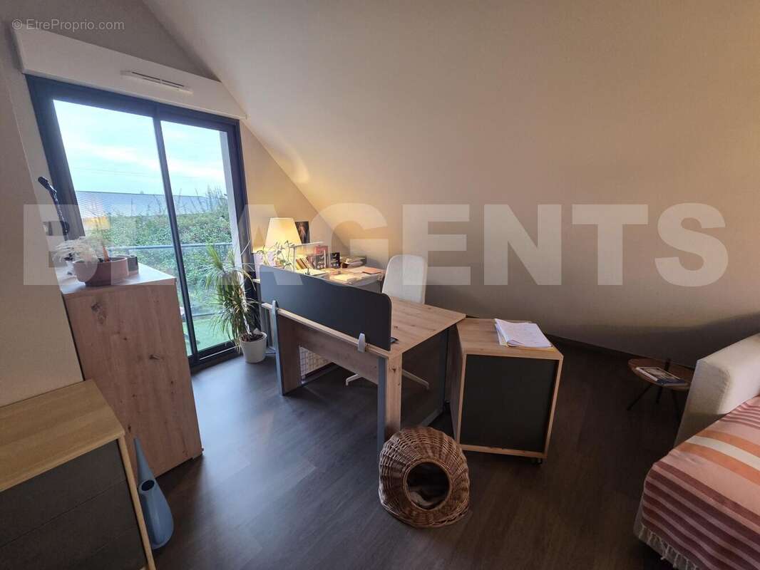 20251107_170205 - Maison à CHANGE