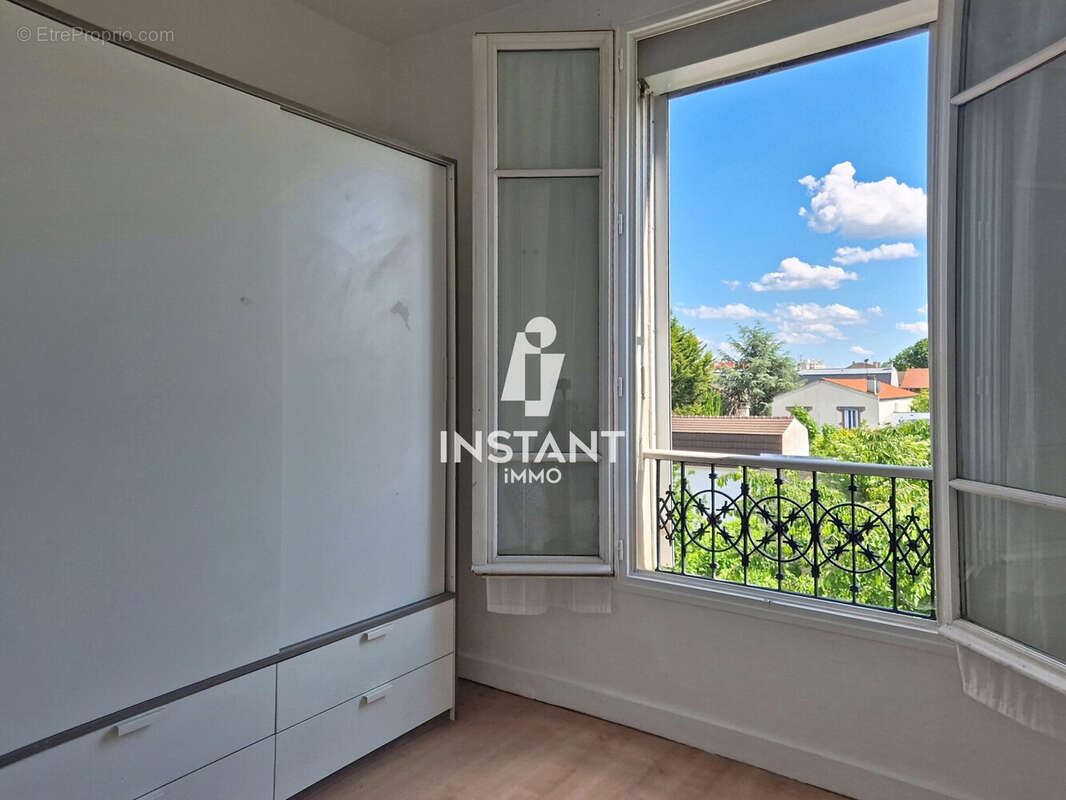 Chambre 2 - Appartement à ALFORTVILLE