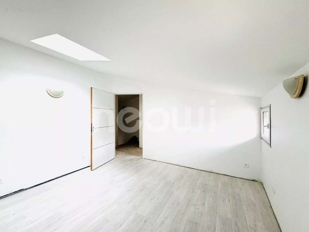 Maison à LES MARTRES-DE-VEYRE