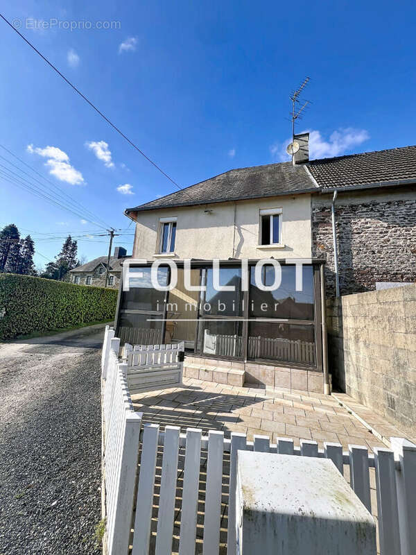 Maison à CERISY-LA-SALLE