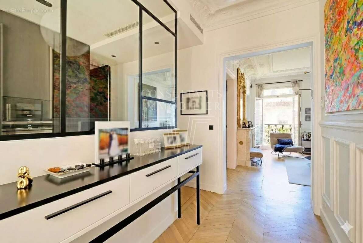 Appartement à PARIS-17E