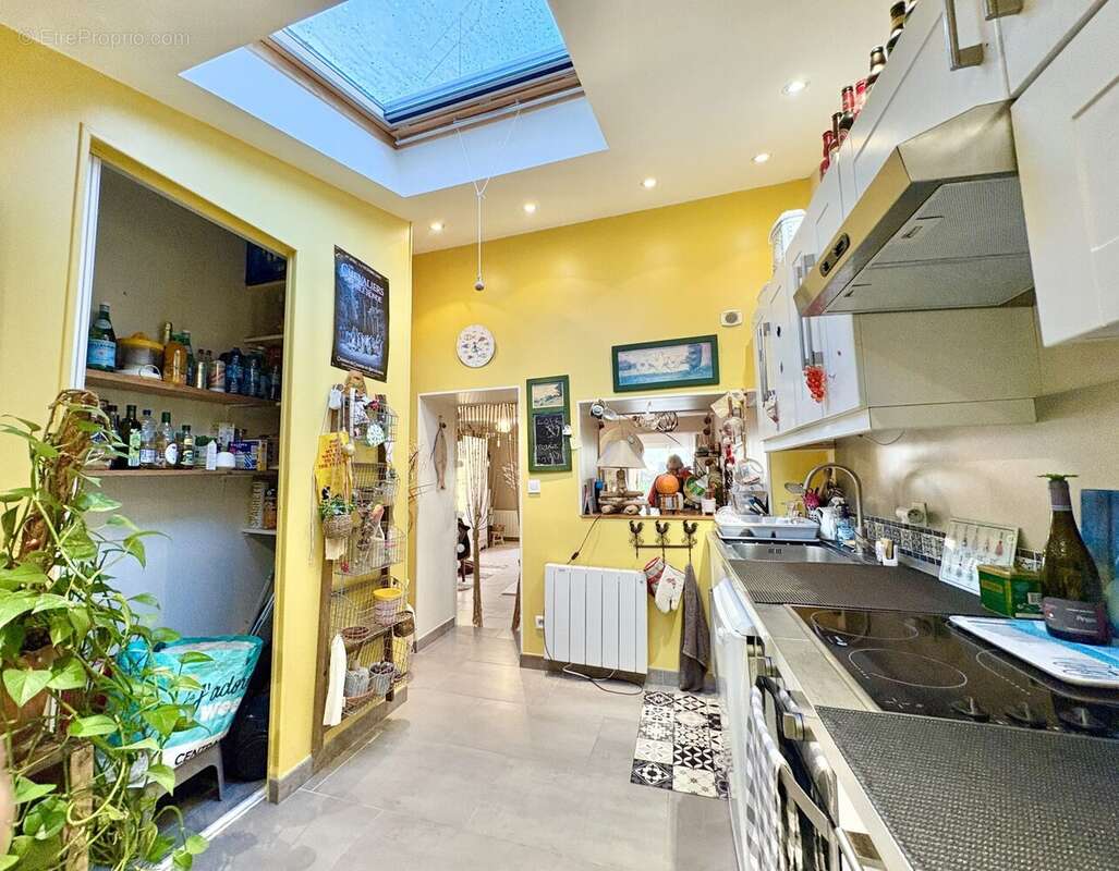 Maison à SAINT-DENIS-DE-L&#039;HOTEL