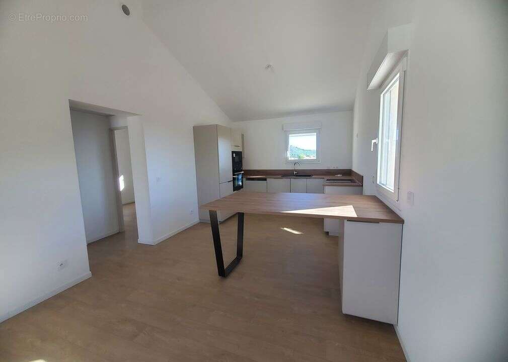 Appartement à ROGNAC