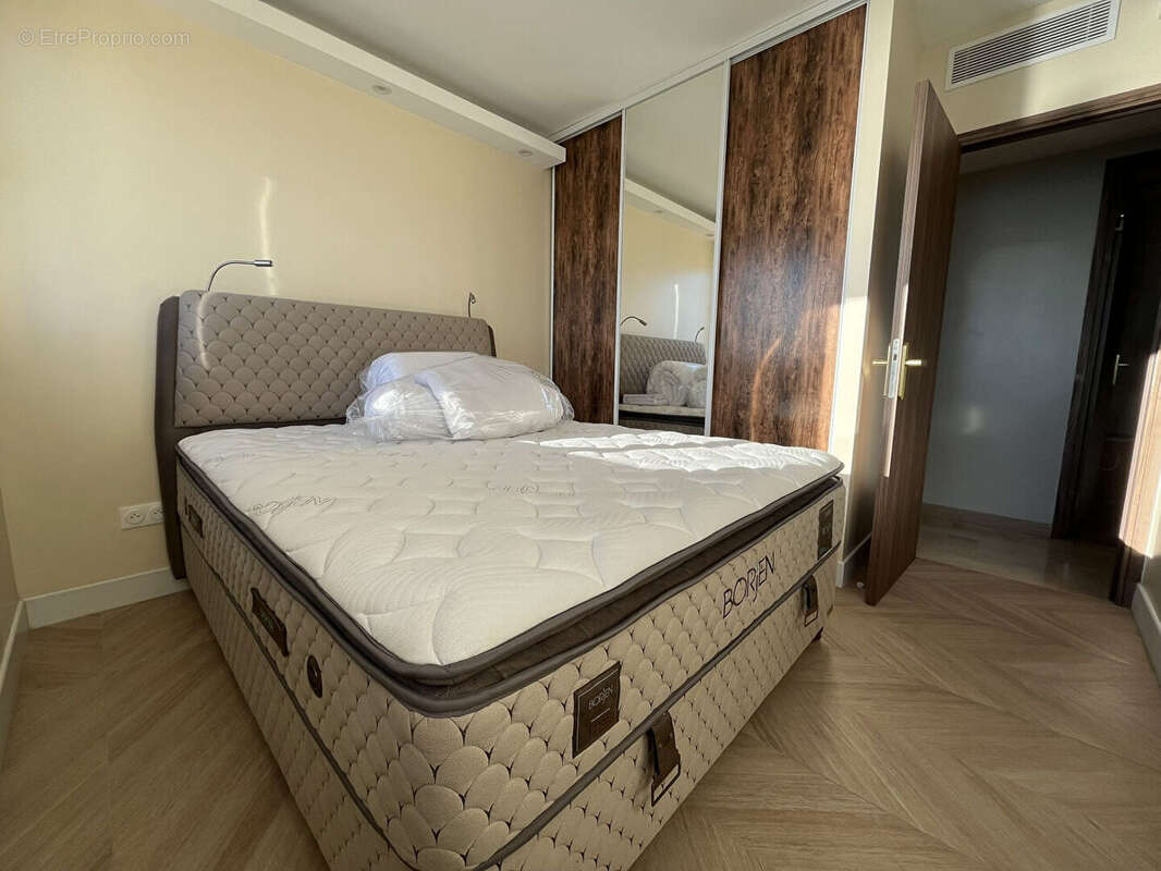 Appartement à VILLENEUVE-LOUBET