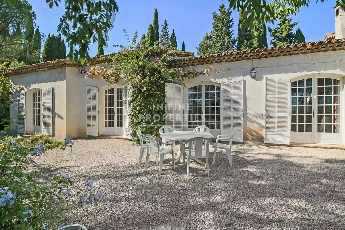 Maison à AURIBEAU-SUR-SIAGNE