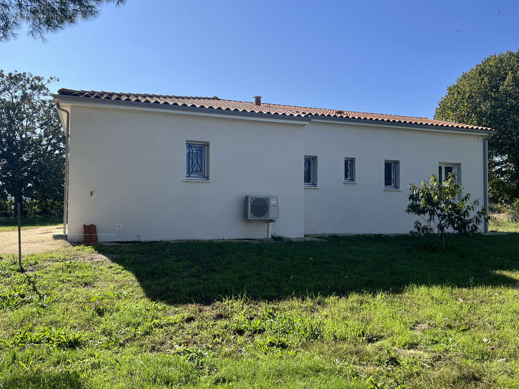 Maison à LES MATHES