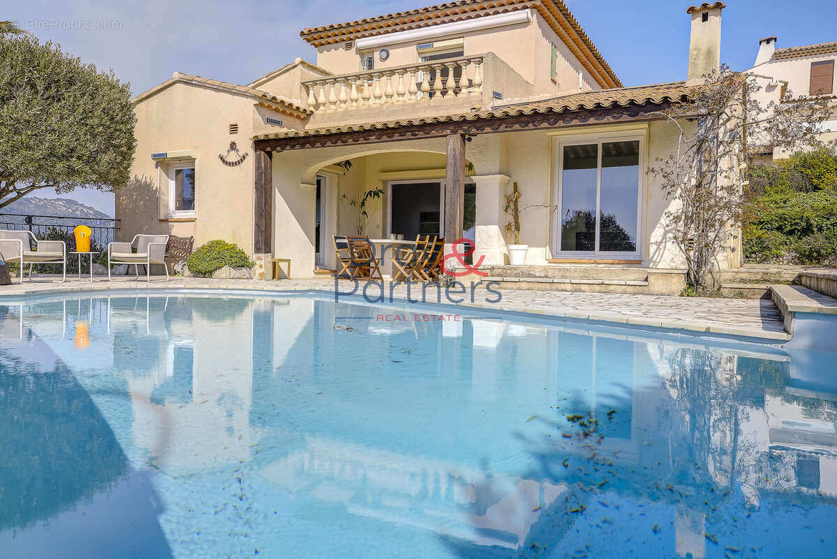 Maison à LA TURBIE