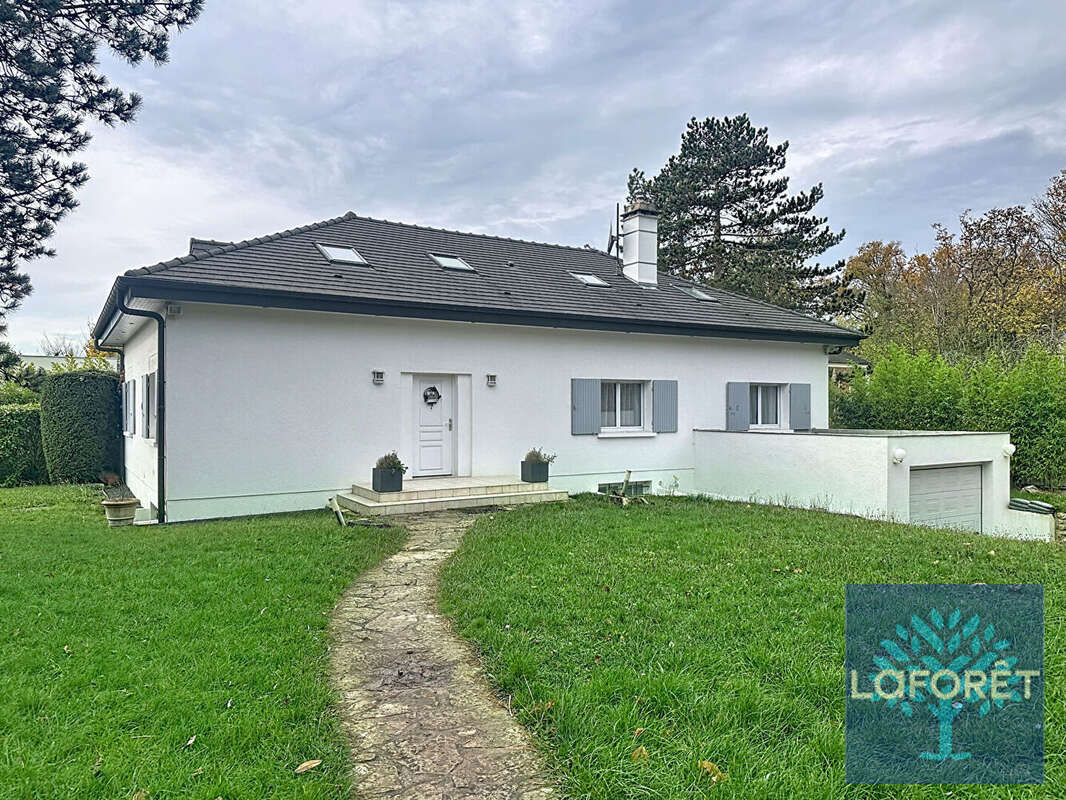 Maison à SOISY-SUR-SEINE