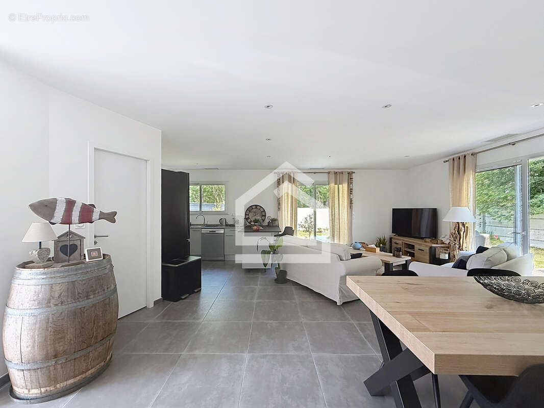 Saint Aubin de Médoc - Exclusivité - Maison avec trois chambres et garage dans un environnement privilégié - photo 7