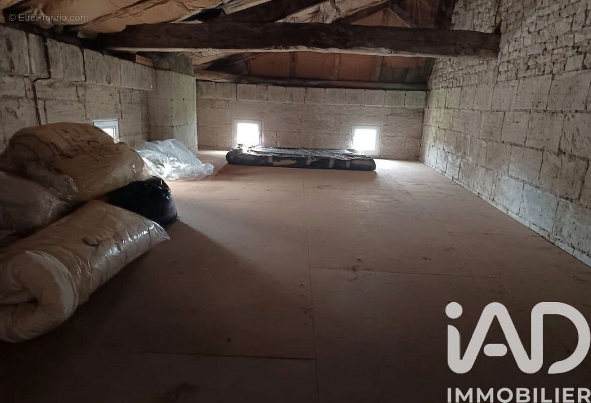 Photo 8 - Maison à CHALAIS