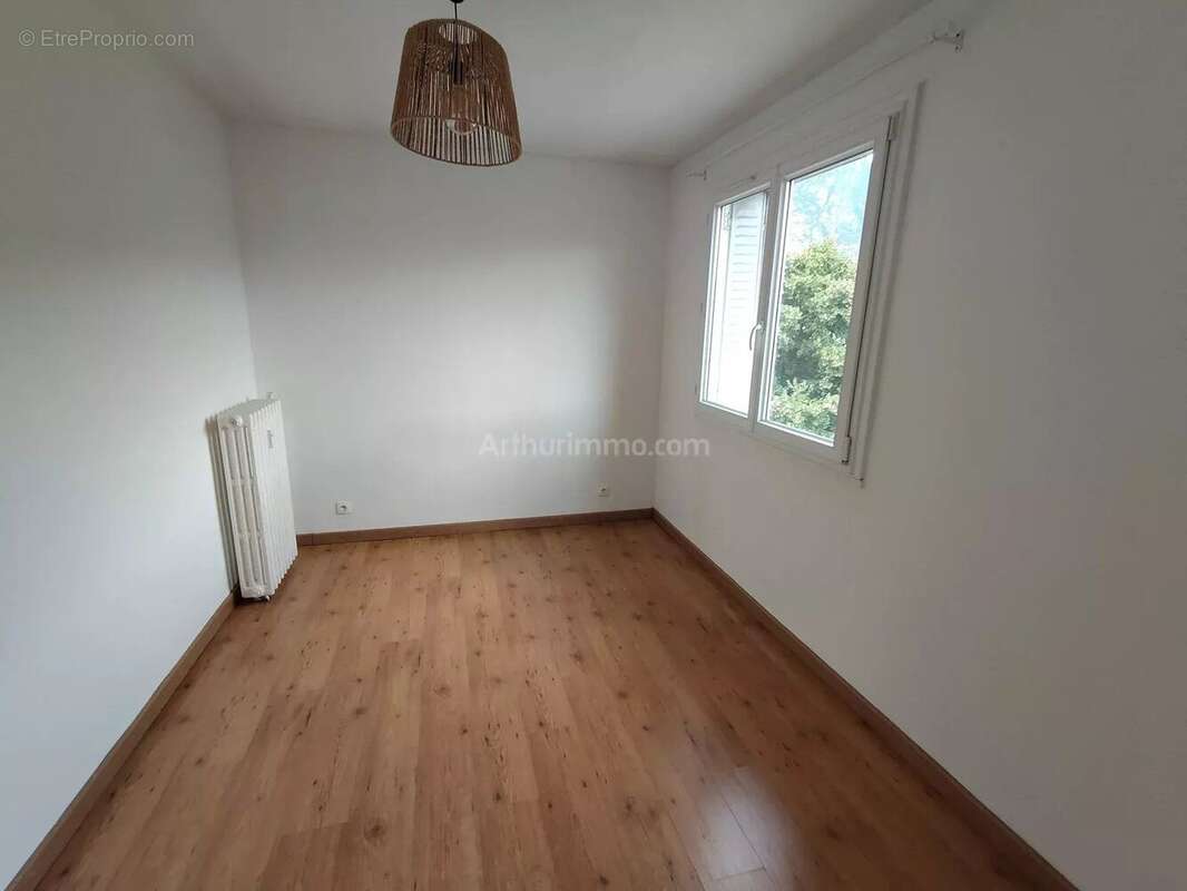 Appartement à FONTAINE