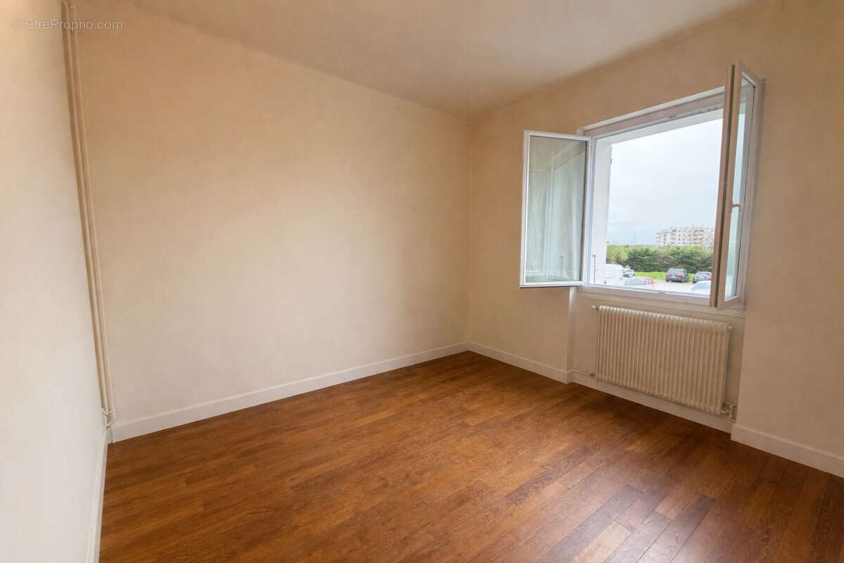 Appartement à VILLE-LA-GRAND
