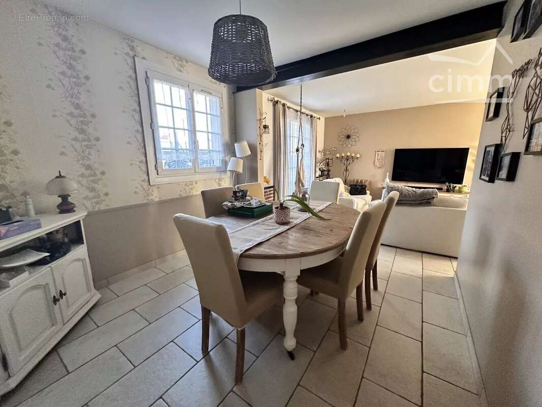 Maison à CONGIS-SUR-THEROUANNE