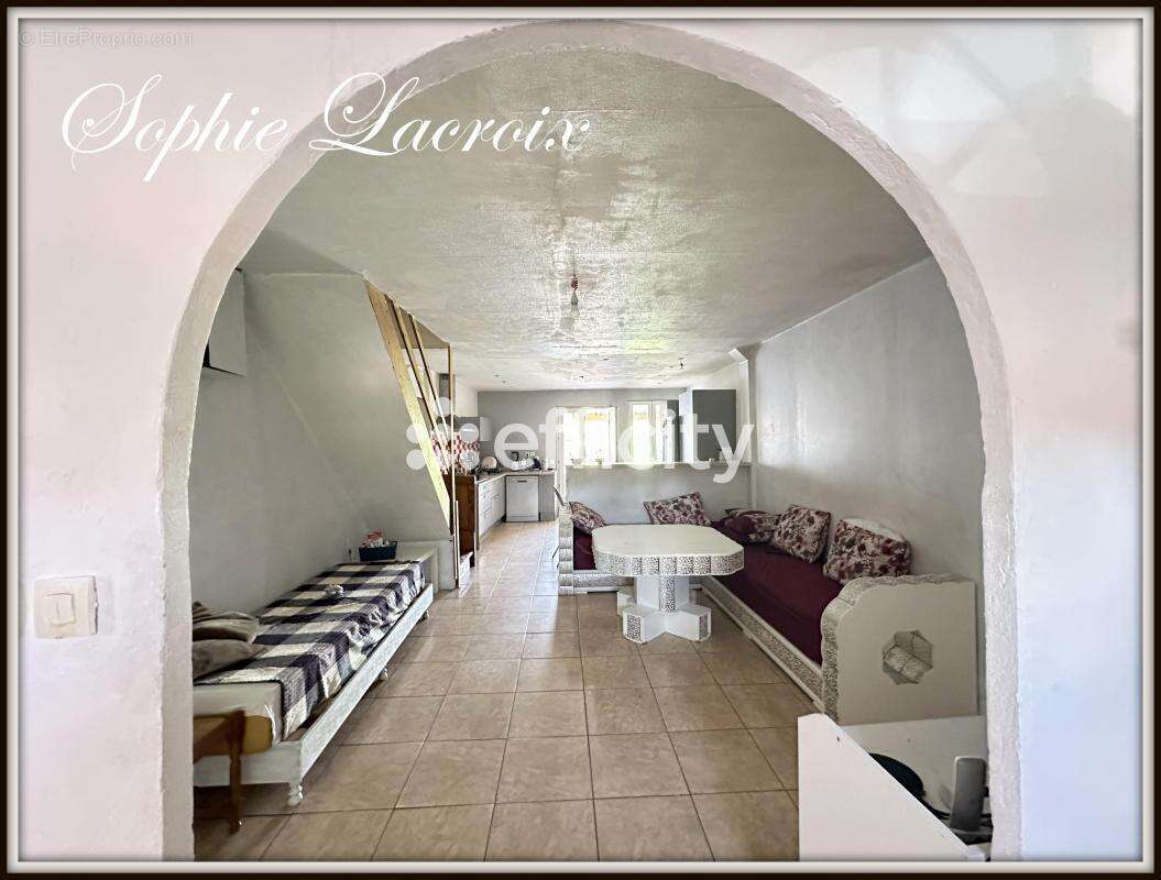 Maison à SALAISE-SUR-SANNE