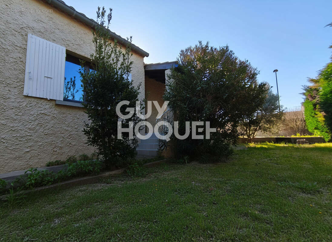 Maison à ENTRAIGUES-SUR-LA-SORGUE