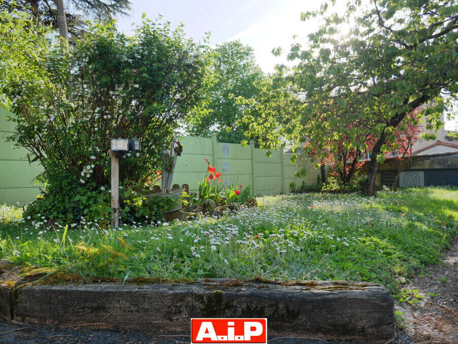 Maison à NUEIL-LES-AUBIERS