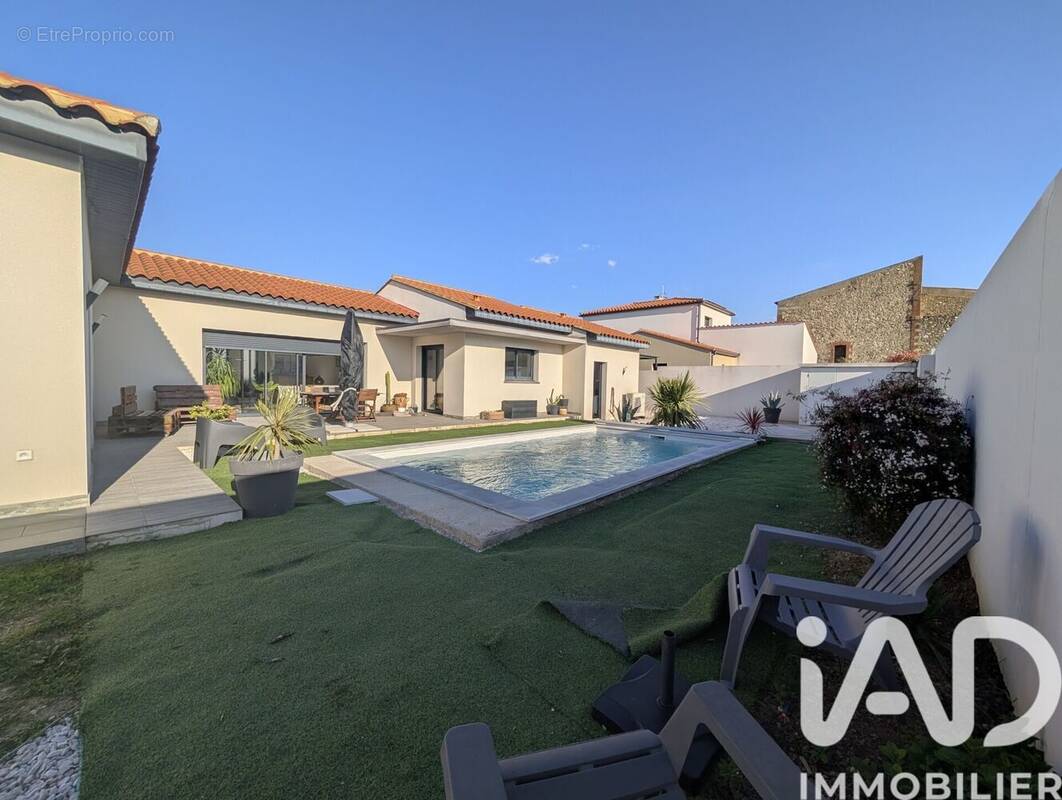 Photo 1 - Maison à VILLEMOLAQUE